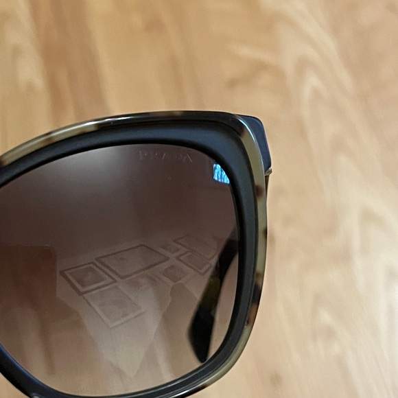 Authentic NEW Prada Sunglasses 20PS MA50A7 - Picture 8 of 9